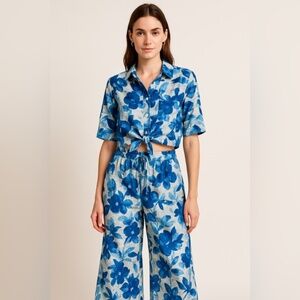 Floral Blue Pants Set Sixe Small NWT Boutique $150